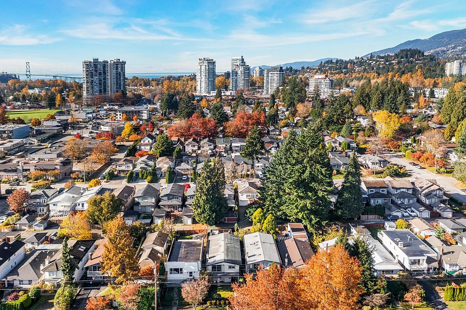 1709 Philip Avenue North Vancouver, BC - 36