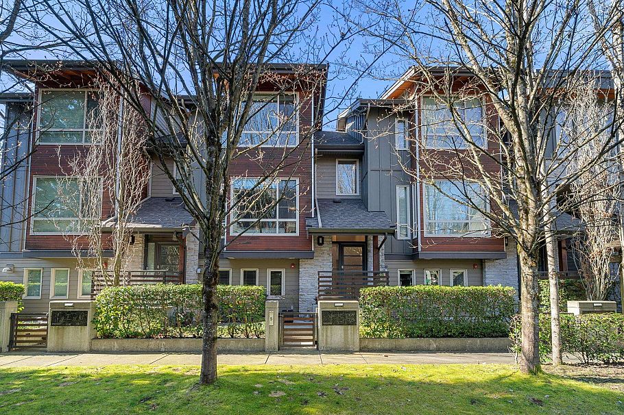 5 897 Premier Street North Vancouver, BC - 1