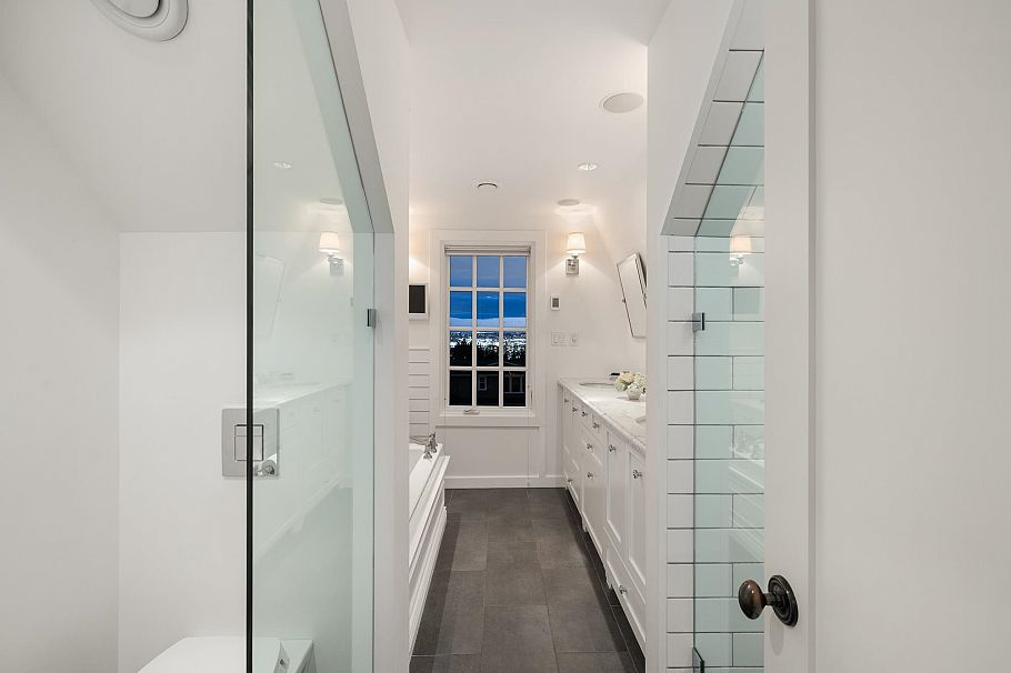 402 Brand Street North Vancouver, BC - 29