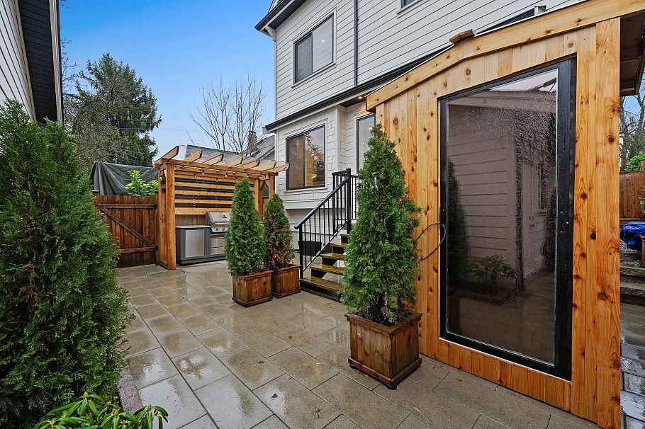 919 E 10th Avenue Vancouver, BC - 29