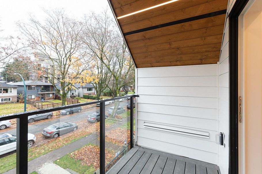 1 3508 E Pender Street Vancouver, BC - 18