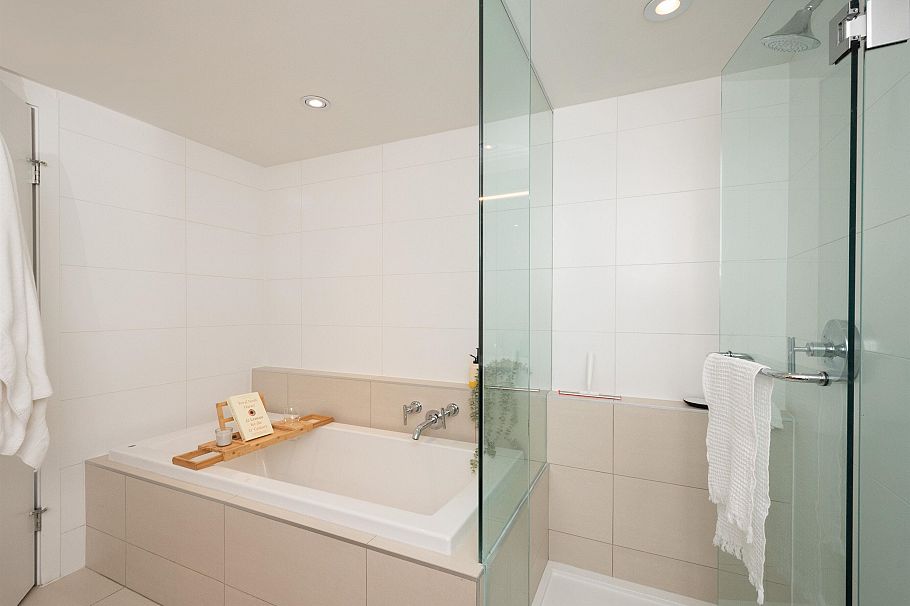 507 1677 Lloyd Avenue North Vancouver, BC - 25