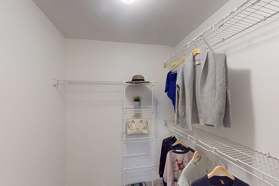 302 8420 Jellicoe Street Vancouver, BC - 9