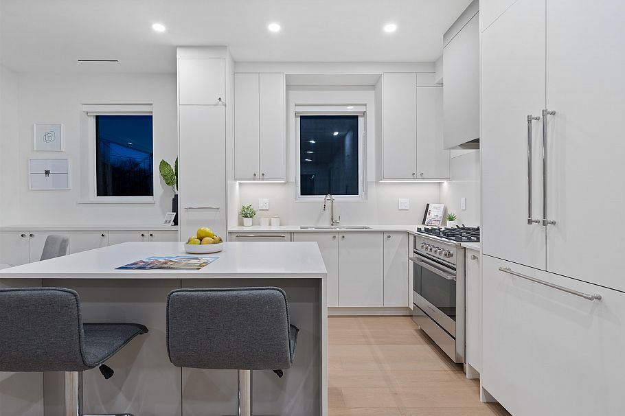 2 2253 Grant Street Vancouver, BC - 8