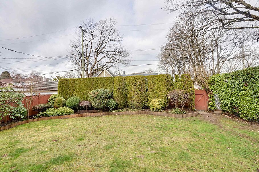 2005 W 46th Avenue Vancouver, BC - 17