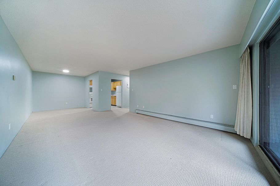 320 1385 Draycott Road North Vancouver, BC - 12