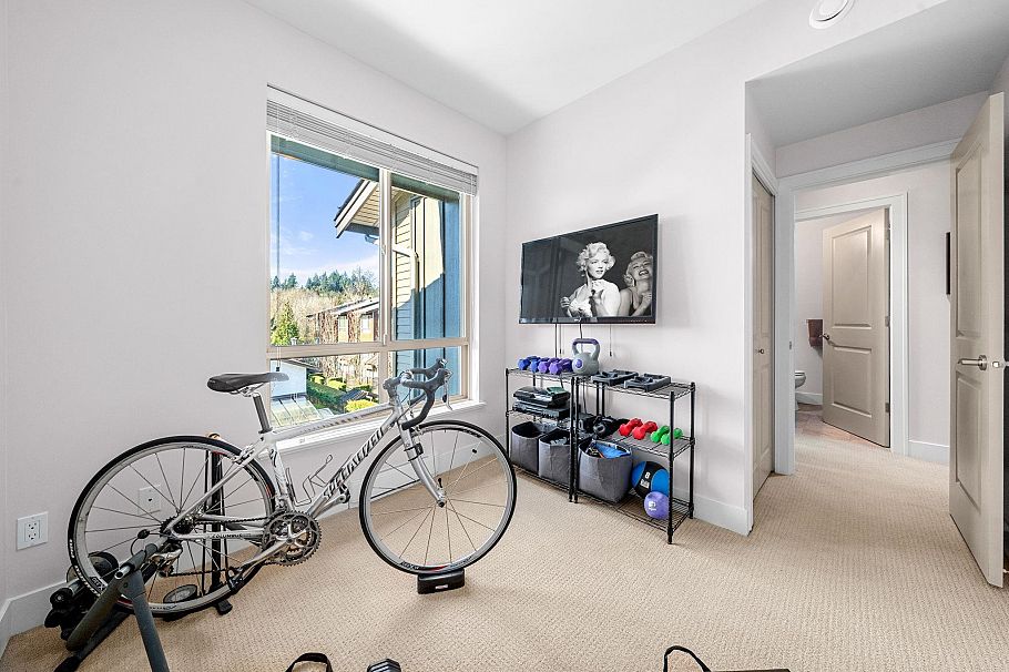 5 897 Premier Street North Vancouver, BC - 29