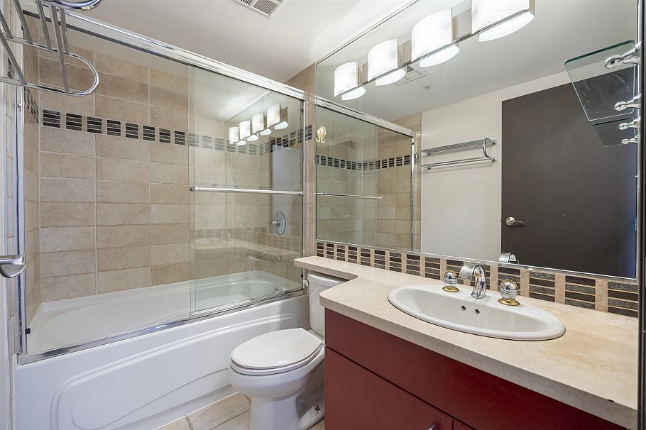 2907 198 Aquarius Mews Vancouver, BC - 23