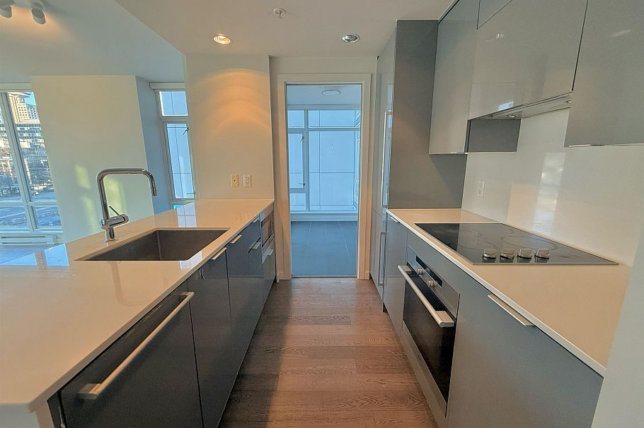 709 161 W Georgia Street Vancouver, BC - 9