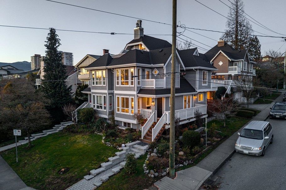 280 E 5th Street North Vancouver, BC - 1