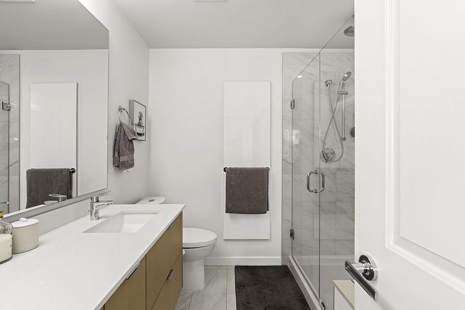 208 277 W 1st Street North Vancouver, BC - 16