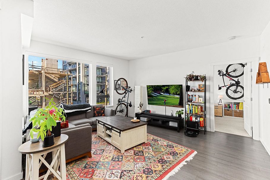 208 277 W 1st Street North Vancouver, BC - 8