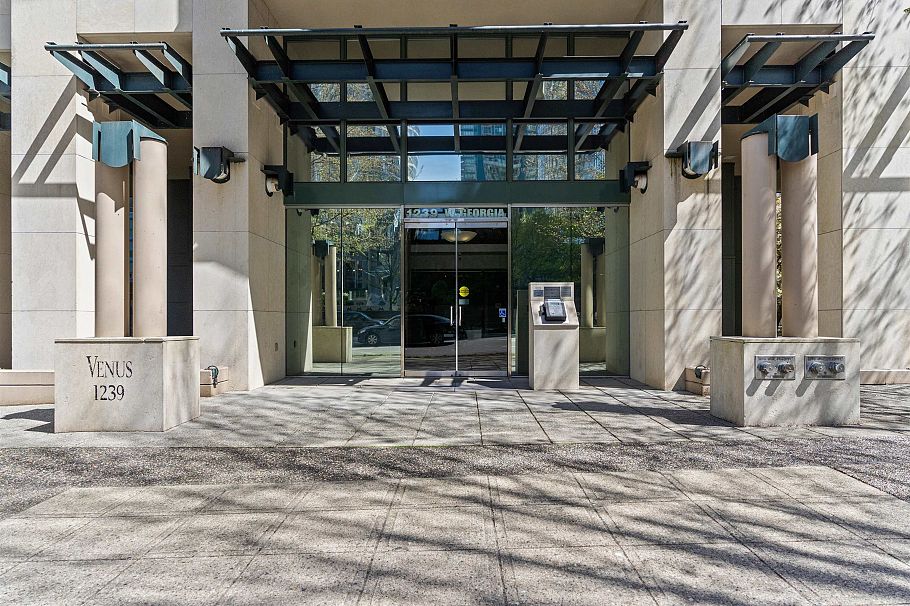 1605 1239 W Georgia Street Vancouver, BC - 2