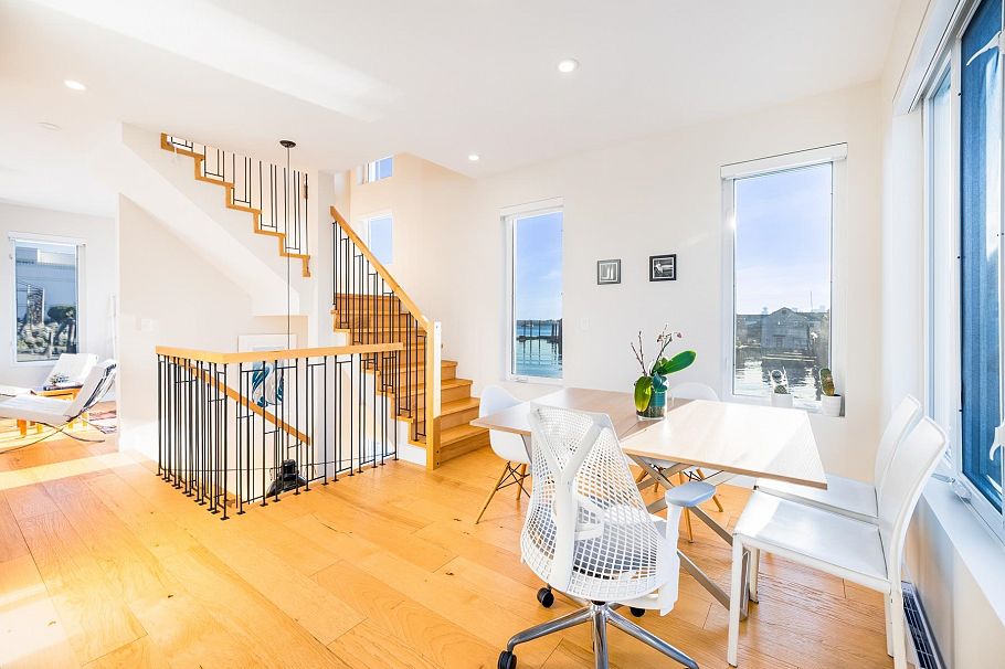 JNW04 415 Esplanade W North Vancouver, BC - 13