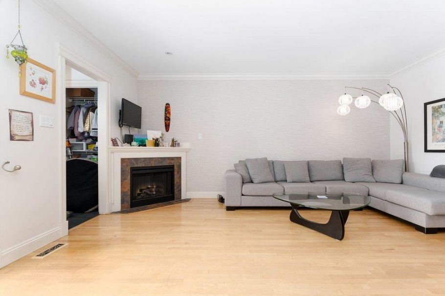 331 W 14th Street North Vancouver, BC - 15