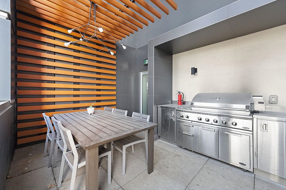 1405 3581 E Kent Avenue North Vancouver, BC - 32