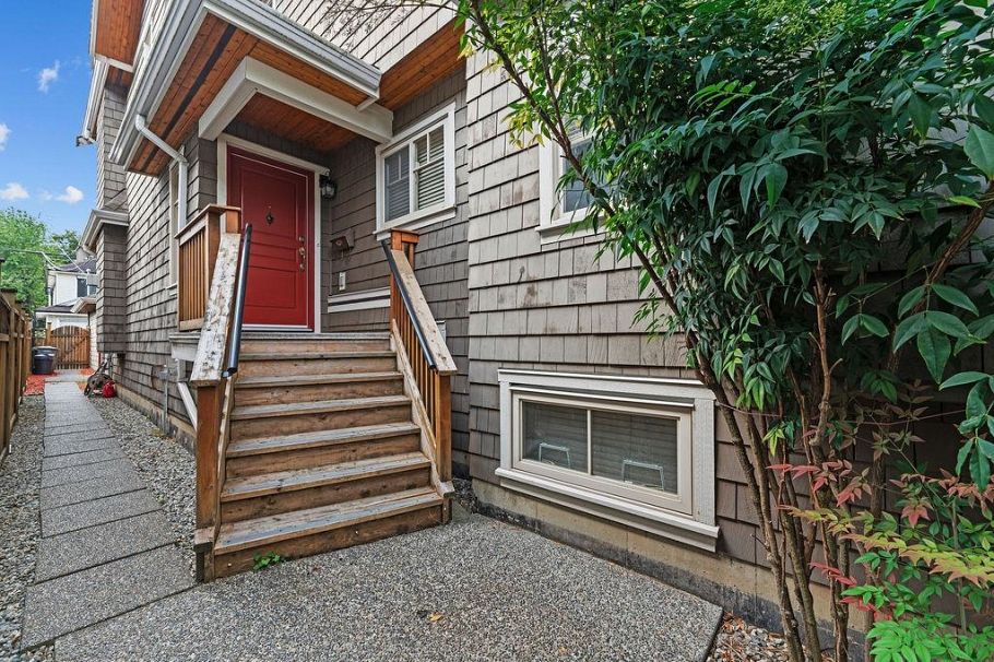 1254 E 11th Avenue Vancouver, BC - 20