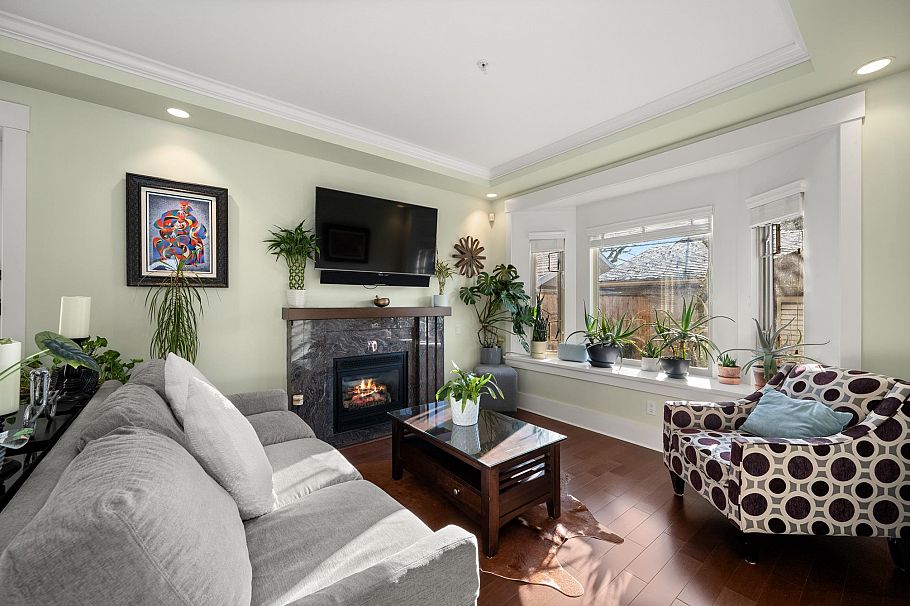 720 W 68th Avenue Vancouver, BC - 5