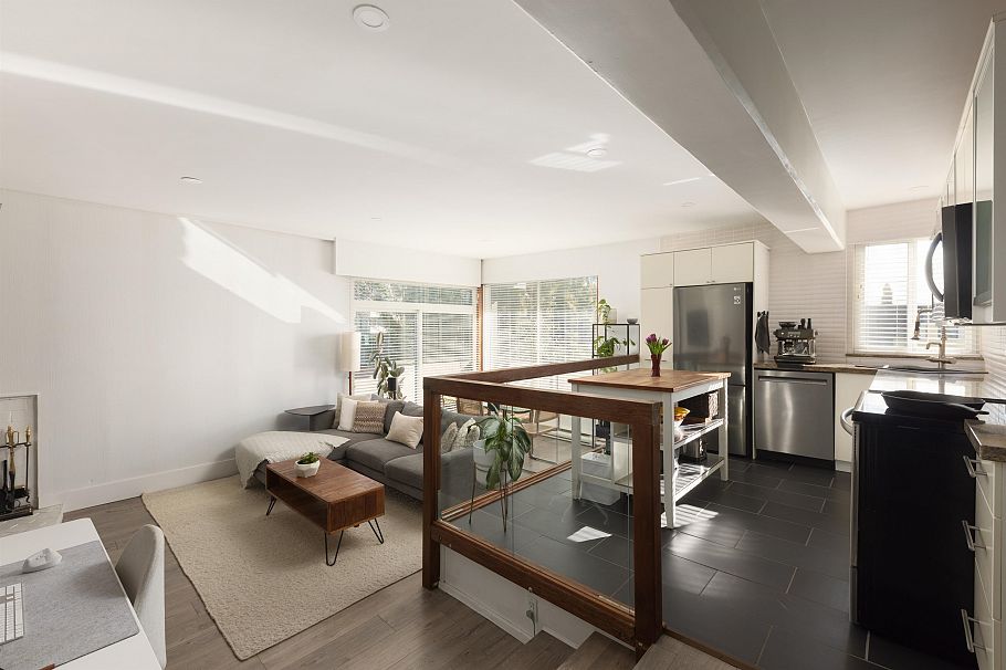 306 341 Mahon Avenue North Vancouver, BC - 1