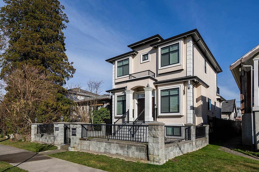 6182 Commercial Street Vancouver, BC - 2