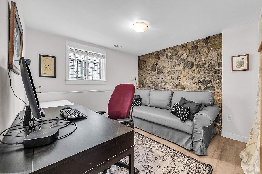 2690 Kitchener Street Vancouver, BC - 18