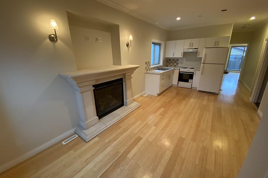 2638 Charles Street Vancouver, BC - 29