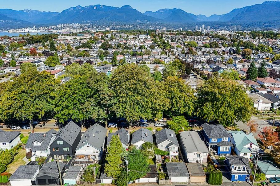 2668 William Street Vancouver, BC - 12