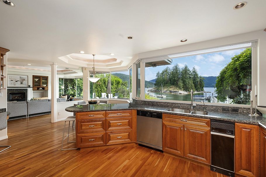 4625 Strathcona Road North Vancouver, BC - 19