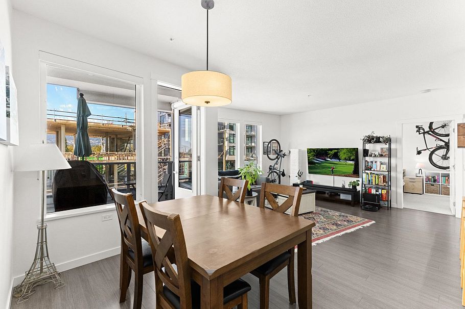 208 277 W 1st Street North Vancouver, BC - 10