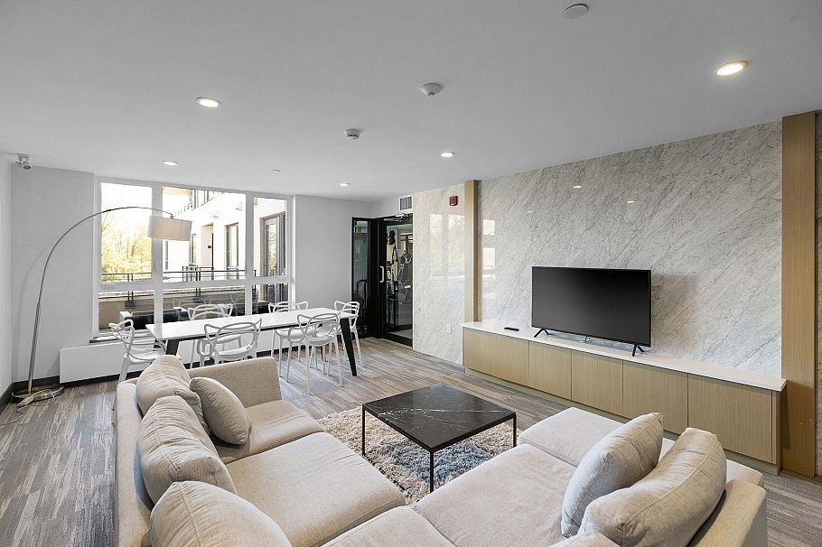 110 707 E 3rd Street North Vancouver, BC - 35