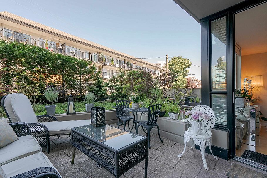 302 160 W 3rd Street North Vancouver, BC - 3