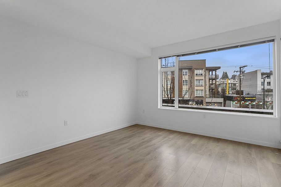 201 725 Marine Drive North Vancouver, BC - 16