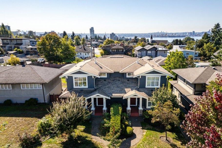 331 W 14th Street North Vancouver, BC - 1