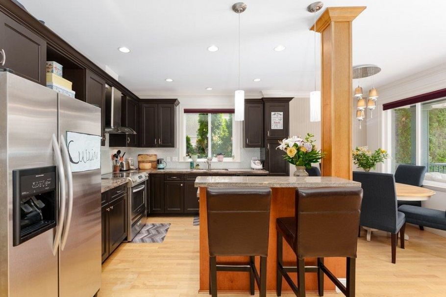 331 W 14th Street North Vancouver, BC - 10