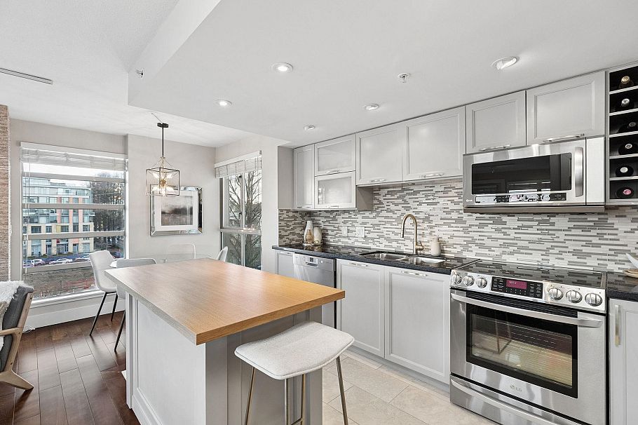 706 2137 W 10th Avenue Vancouver, BC - 3