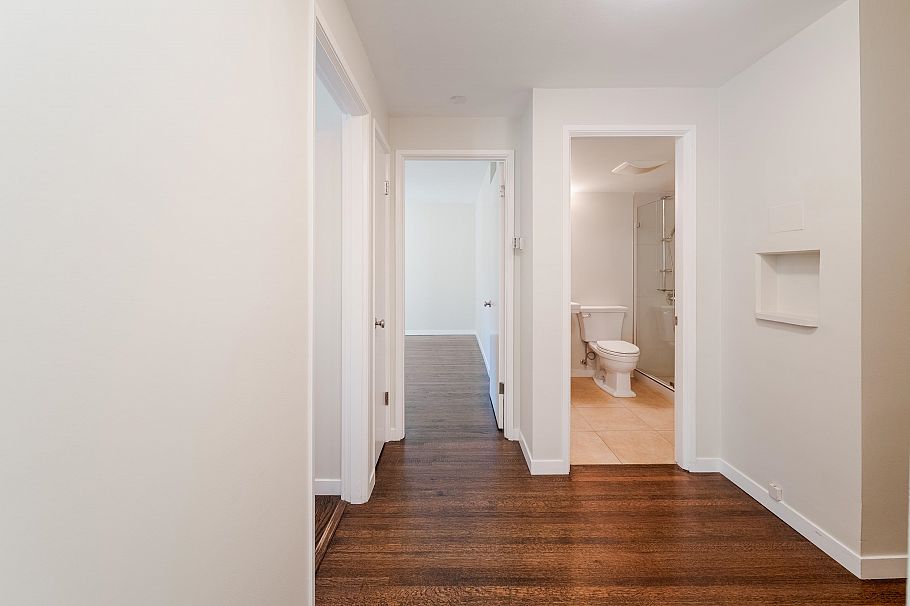 106 1972 Robson Street Vancouver, BC - 9