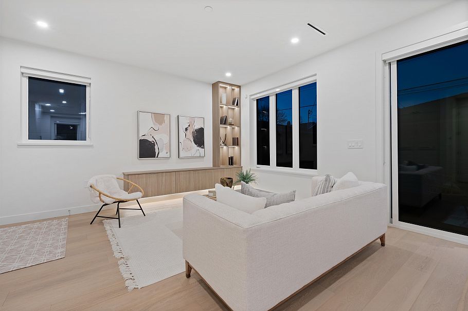 2 2253 Grant Street Vancouver, BC - 3