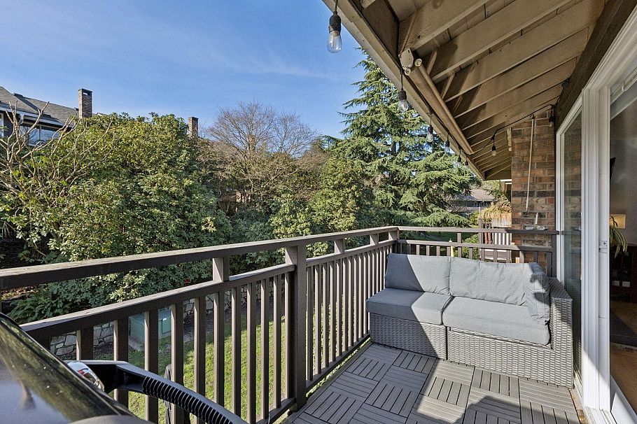 214 555 W 28th Street North Vancouver, BC - 9