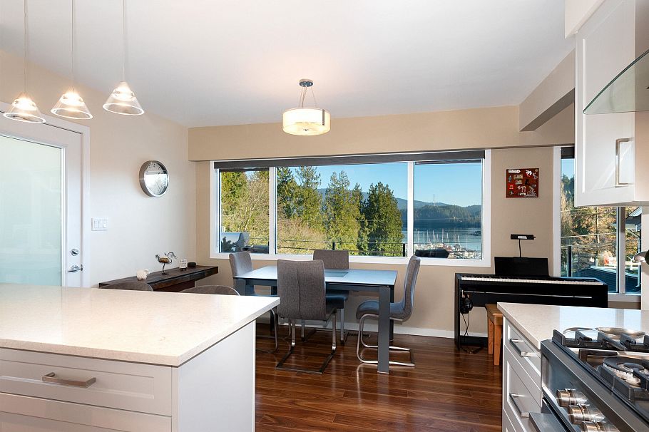 2341 Panorama Drive North Vancouver, BC - 11