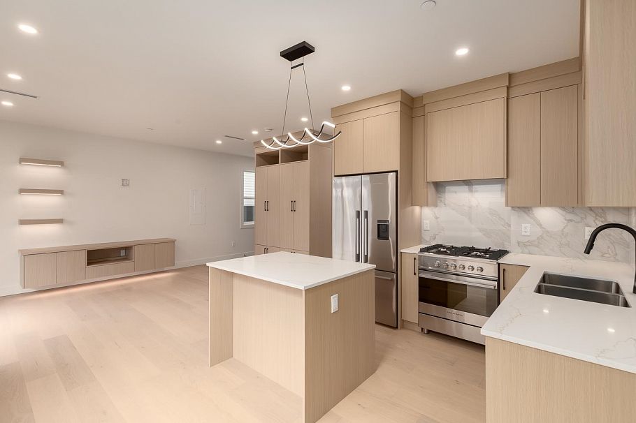 2 3508 E Pender Street Vancouver, BC - 9