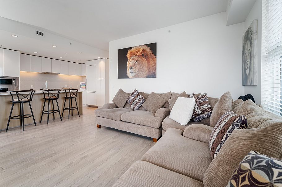 PH2 7988 Yukon Street Vancouver, BC - 14