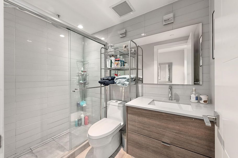 147 St. Patricks Avenue North Vancouver, BC - 25