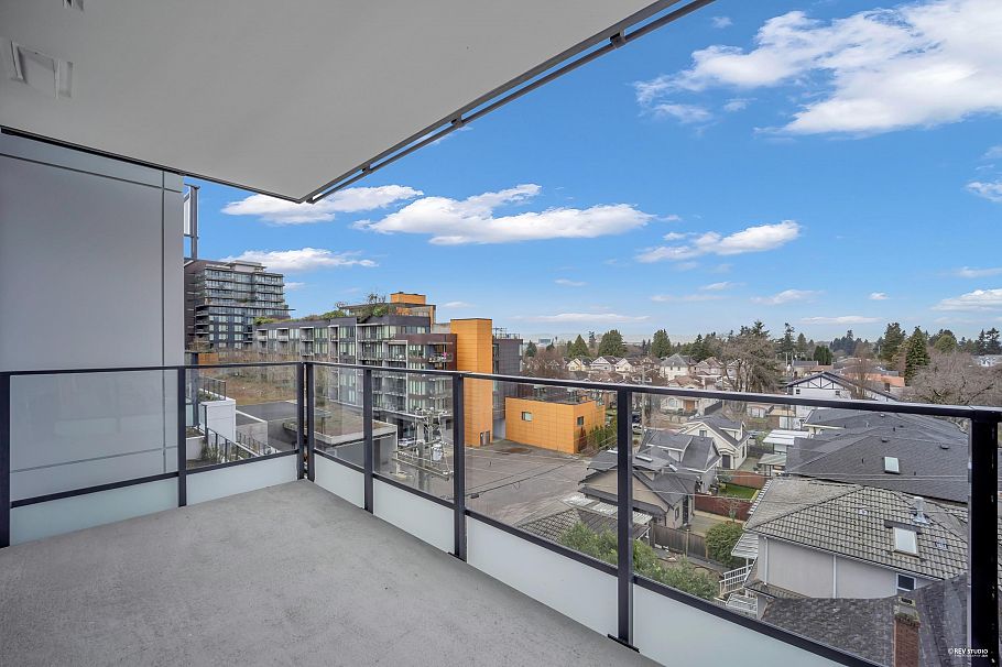 408 8415 Granville Street Vancouver, BC - 4