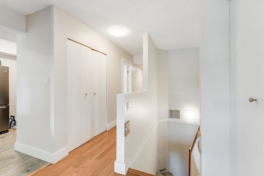 1039 Old Lillooet Road North Vancouver, BC - 8