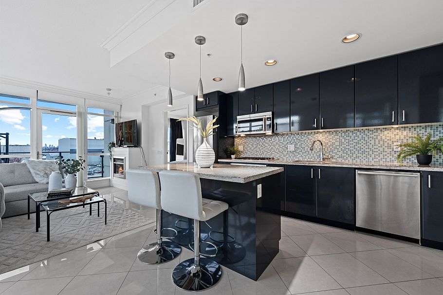 502 172 Victory Ship Way North Vancouver, BC - 3