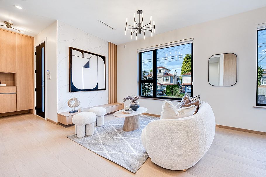 1 968 E 55th Avenue Vancouver, BC - 4