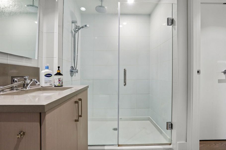 704 1675 Lions Gate Lane North Vancouver, BC - 11