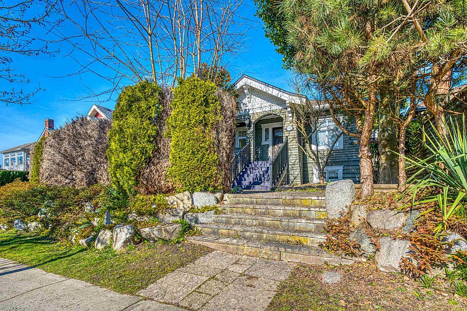 1987 W 37th Avenue Vancouver, BC - 4