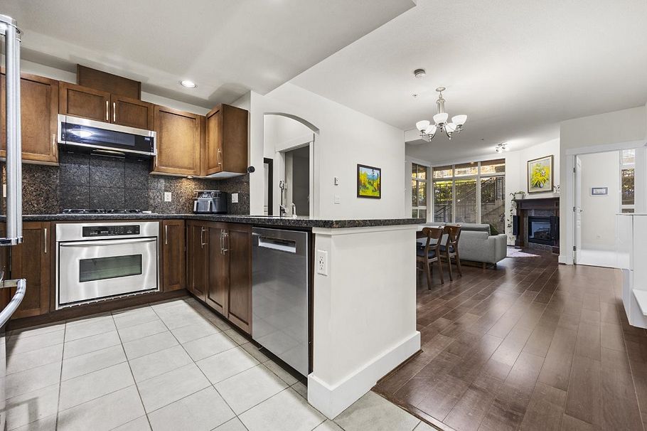 204 6333 Larkin Drive Vancouver, BC - 5