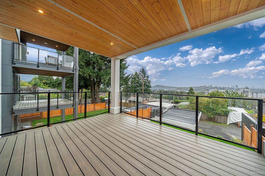 971 Adderley Street North Vancouver, BC - 31